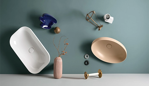 Pozivamo vas da otkrijete mat završne obrade koje obogaćuju AXA ponudu: bela, crna, sahara, siva… nikada ne zaboravljajući klasičnu sjajnu belu završnu obradu.